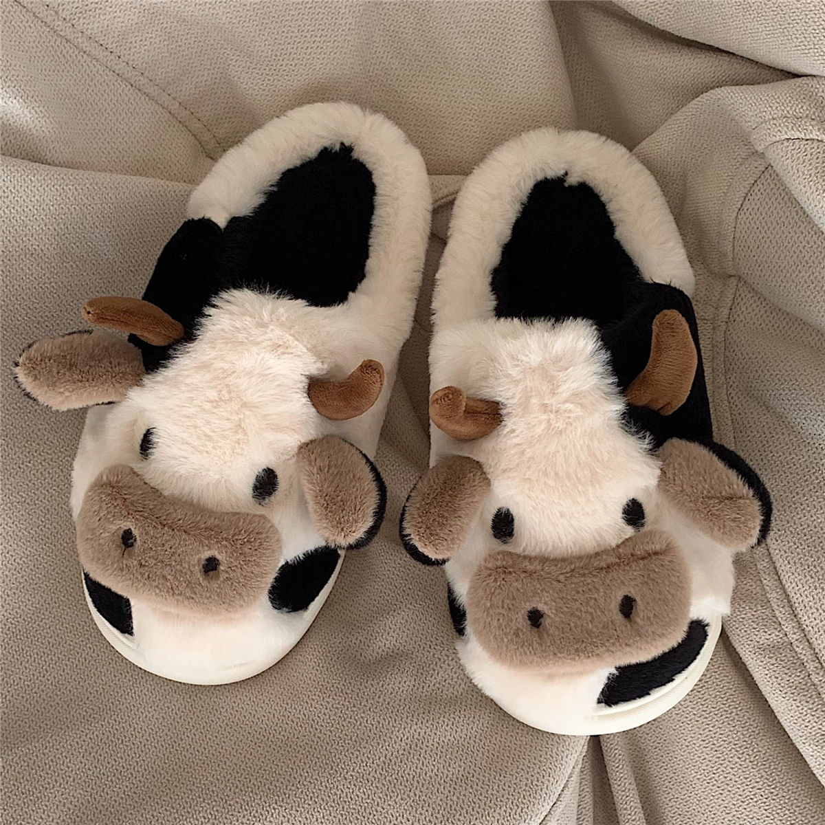 Cute Cow Animal Slipper For Women Girls Fashion Kawaii Soft Fluffy Winter Warm Slippers Woman Cartoon Milk Cow House Slippers Funny Shoes SAM71