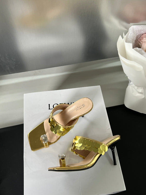 Stylish Toe-Ring Sandals with Embellished Straps SAM652