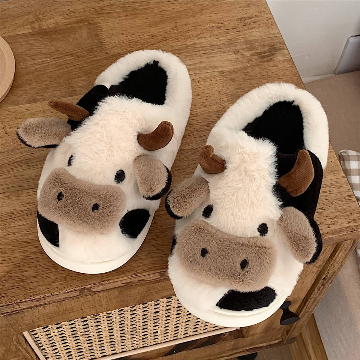 Cute Cow Animal Slipper For Women Girls Fashion Kawaii Soft Fluffy Winter Warm Slippers Woman Cartoon Milk Cow House Slippers Funny Shoes SAM71