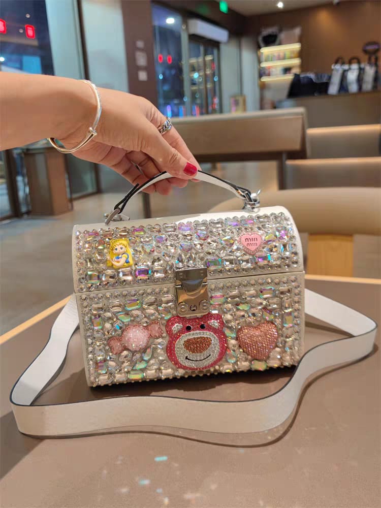 Luxury Crystal Bear Mini Handbag – Diamond Edition