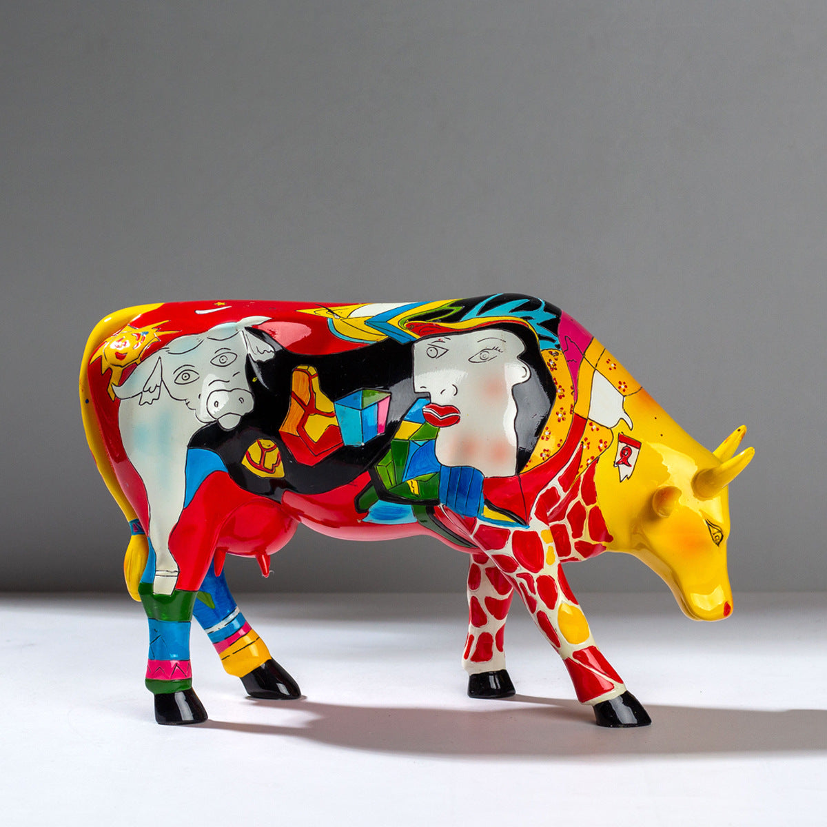 Handicraft handmade Trendy hand-painted art cow and horse resin ornaments jewelry store window decoration wine cabinet living room office housewarming gift SAM6111