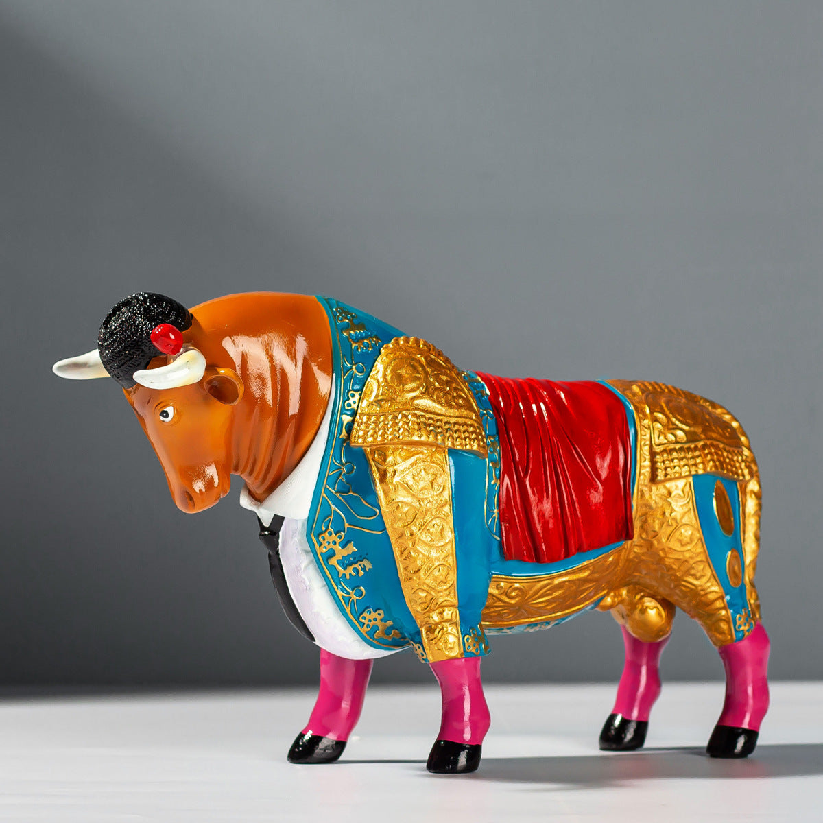 Handicraft handmade Trendy hand-painted art cow and horse resin ornaments jewelry store window decoration wine cabinet living room office housewarming gift SAM6111
