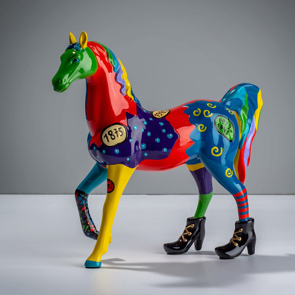 Handicraft handmade Trendy hand-painted art cow and horse resin ornaments jewelry store window decoration wine cabinet living room office housewarming gift SAM6111