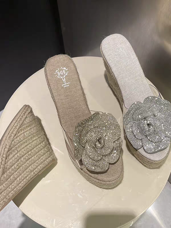 Sparkling Flower Wedge Sandals  * Rhinestone Floral Platform SAM623