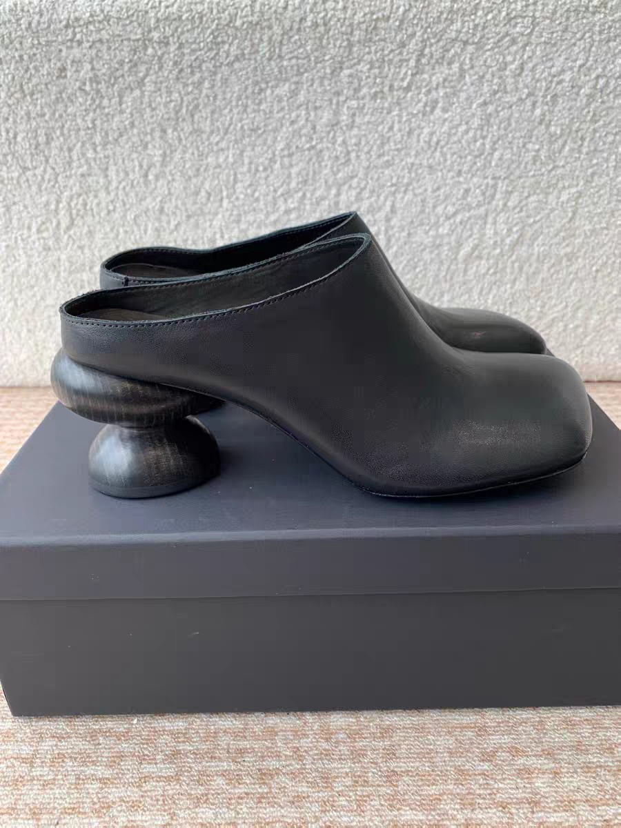 2025 new genuine leather special-shaped thick-heeled women's shoes retro shoes versatile comfortable closed-toe handmade shoes design SAM490