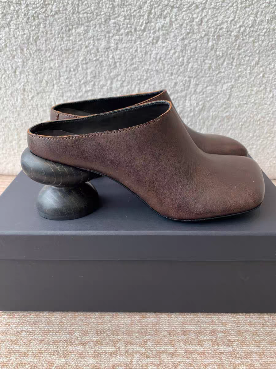 2025 new genuine leather special-shaped thick-heeled women's shoes retro shoes versatile comfortable closed-toe handmade shoes design SAM490