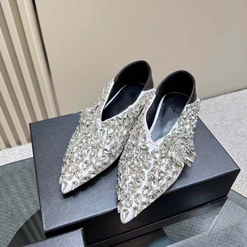 Luxurious Crystal Embellished Pointed-Toe Flats SAM790